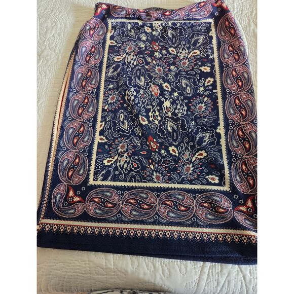 Ambiance Dresses & Skirts - Ambiance stretch penci skirt with Persian rug look design Size M